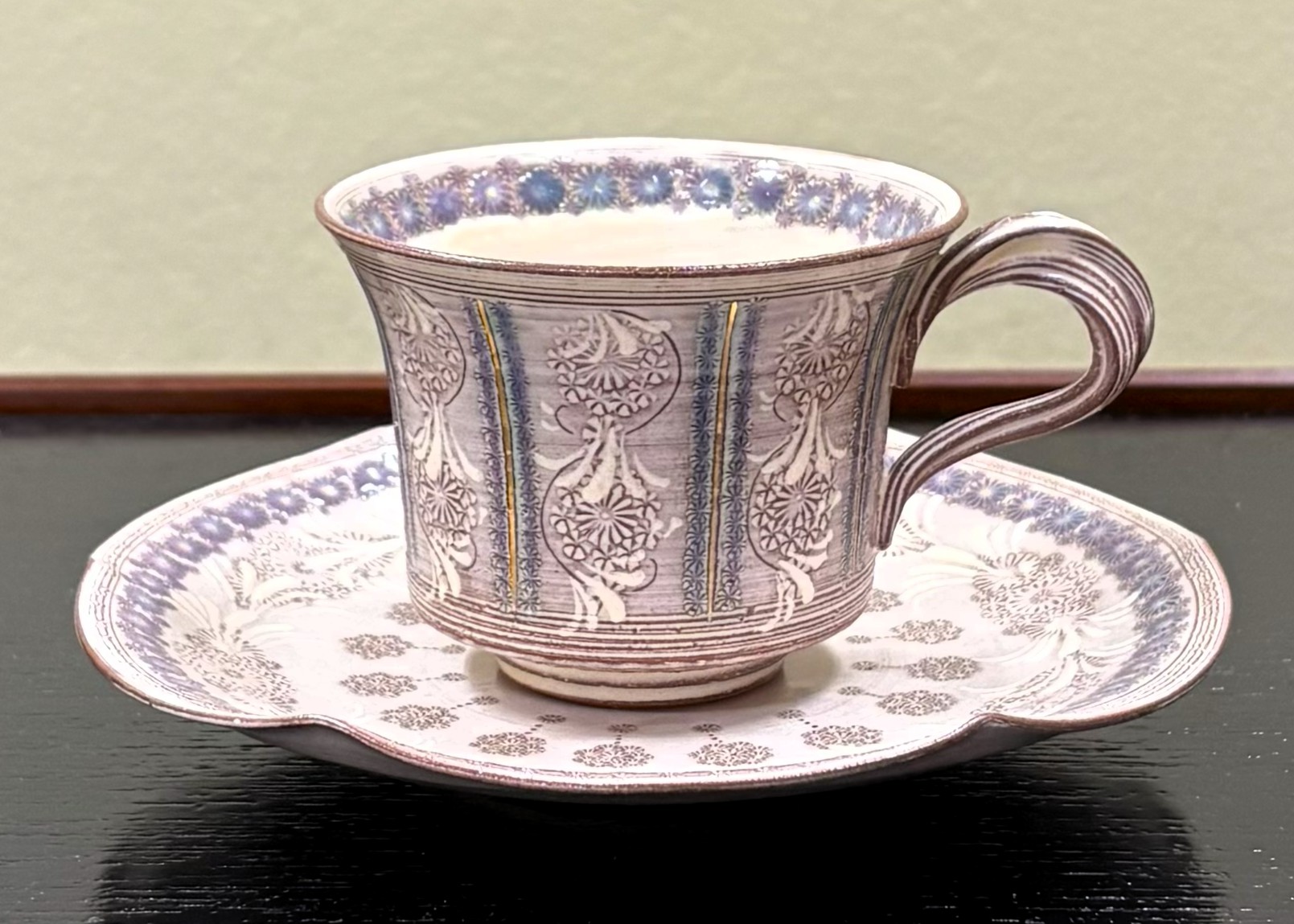 珈琲碗皿　紫彩華紋　瓔珞　森里陶楽